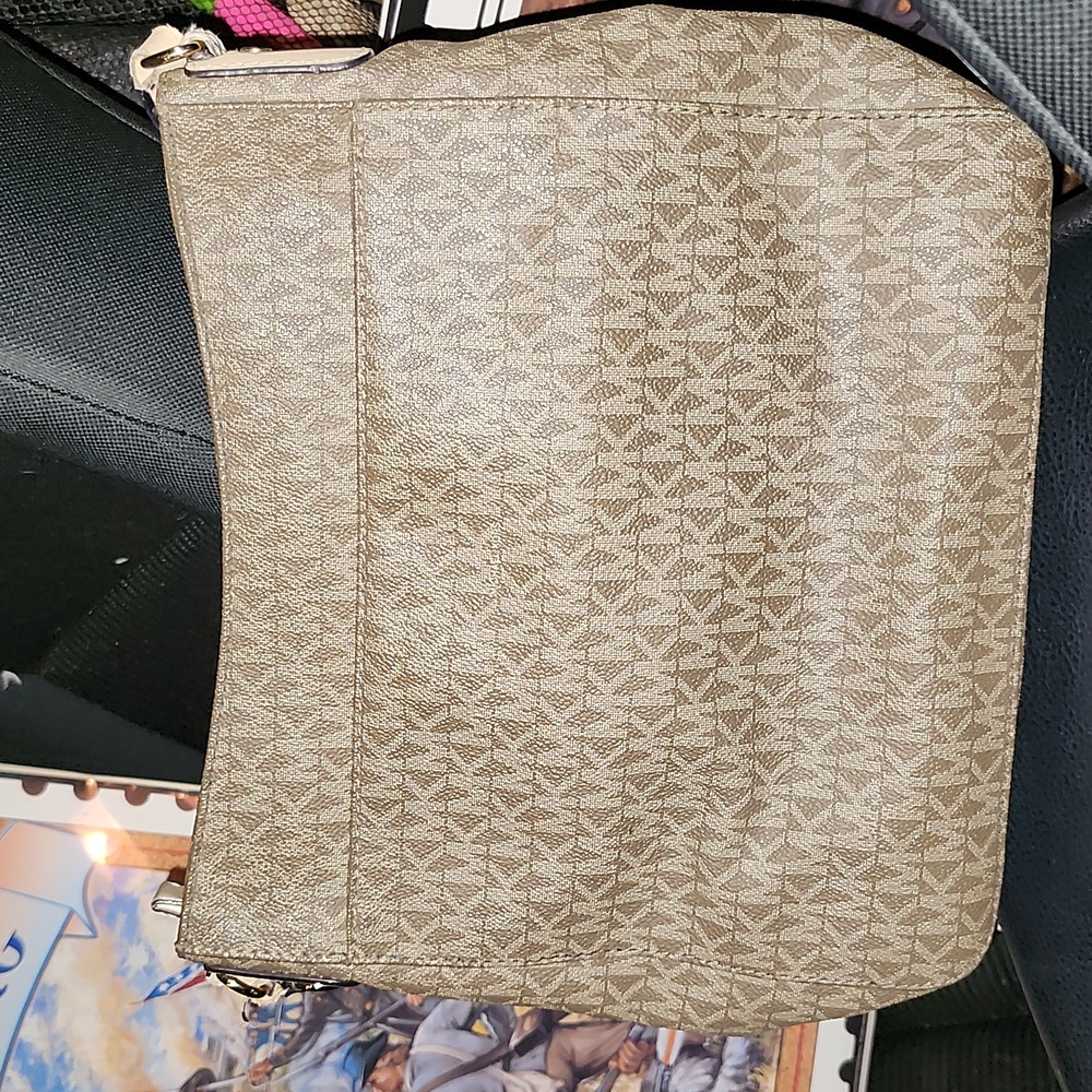 AUTHENTIC Michael Kors purse!!! - Picture 4 of 4